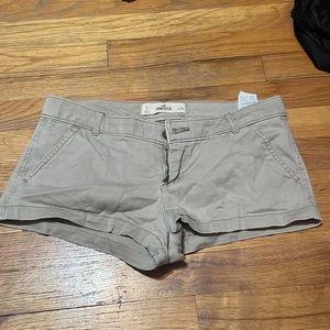 Hollister khaki shorts
